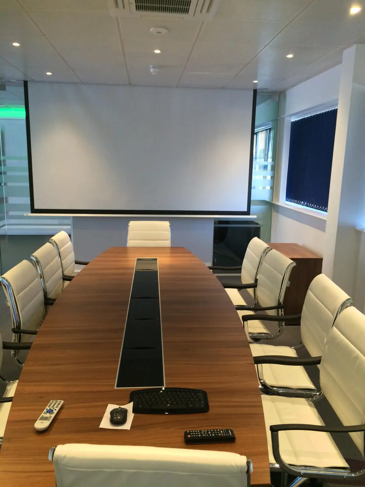 PEL UK Offices space with designer furniture and wall mounted digital screens 18